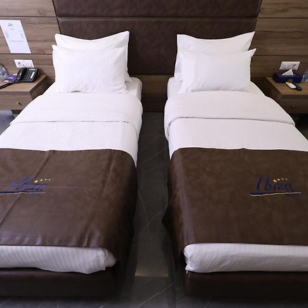 Ibiza Hotel Dżunija Zewnętrze zdjęcie