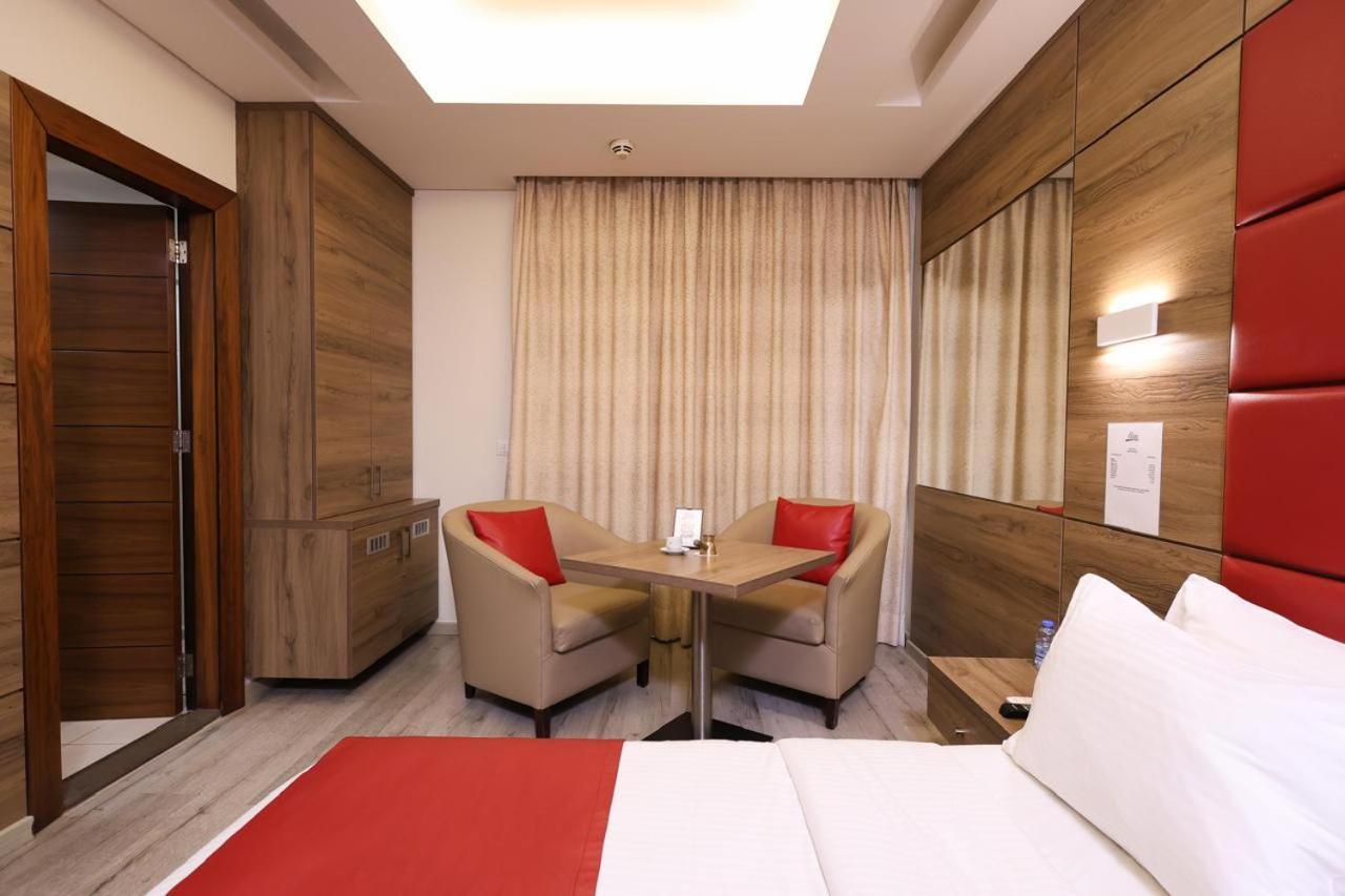Ibiza Hotel Dżunija Zewnętrze zdjęcie